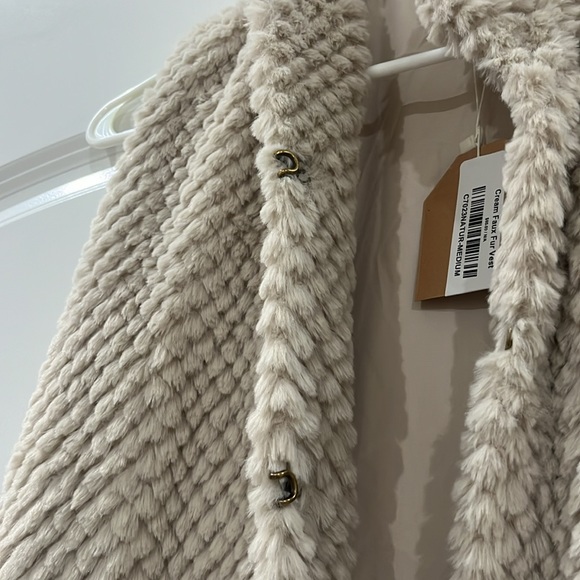 Vest - Picture 2 of 2